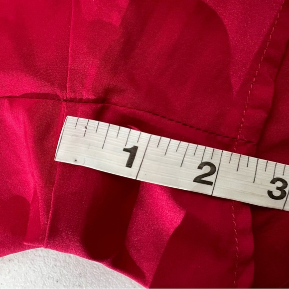 Moret Ultra Women’s Red Running Shorts - Size Large - Picture 8 of 8